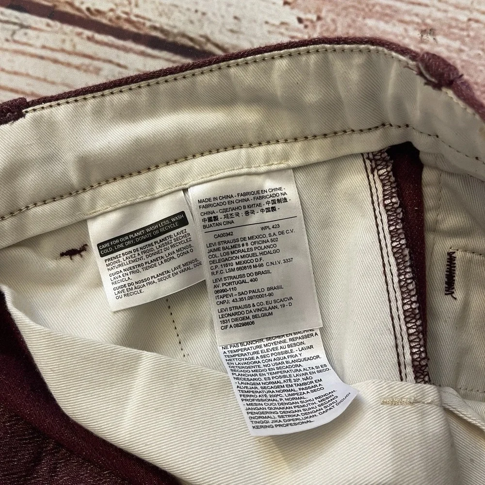 Levis Men's Denim Jeans Joggers Burgundy Size 36 Waist Elastic Banded Mens‎